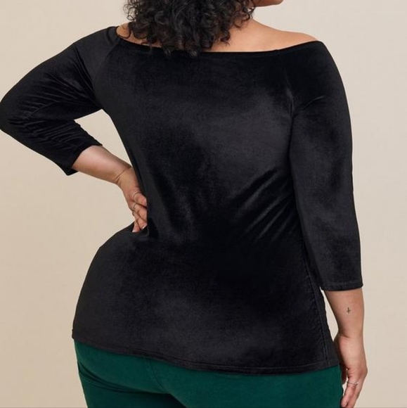 Torrid Shirred Front Black Stretch Velvet Off the Shoulder Top 2 2X NWT - Picture 2 of 8